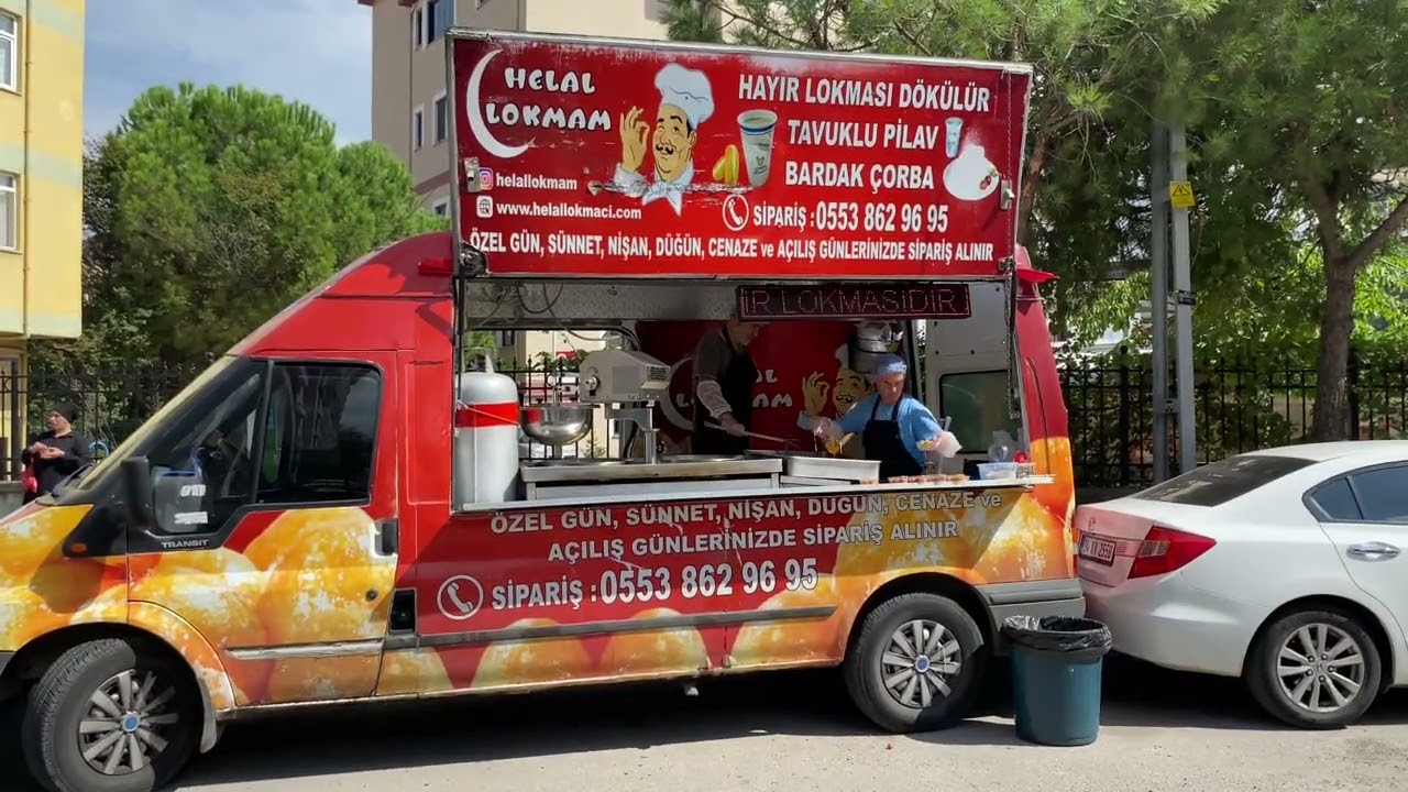 Hayır Etkinliklerinde Lokmanın Manevi Değeri ve Eşsiz Tadı - Video video önizlemesi