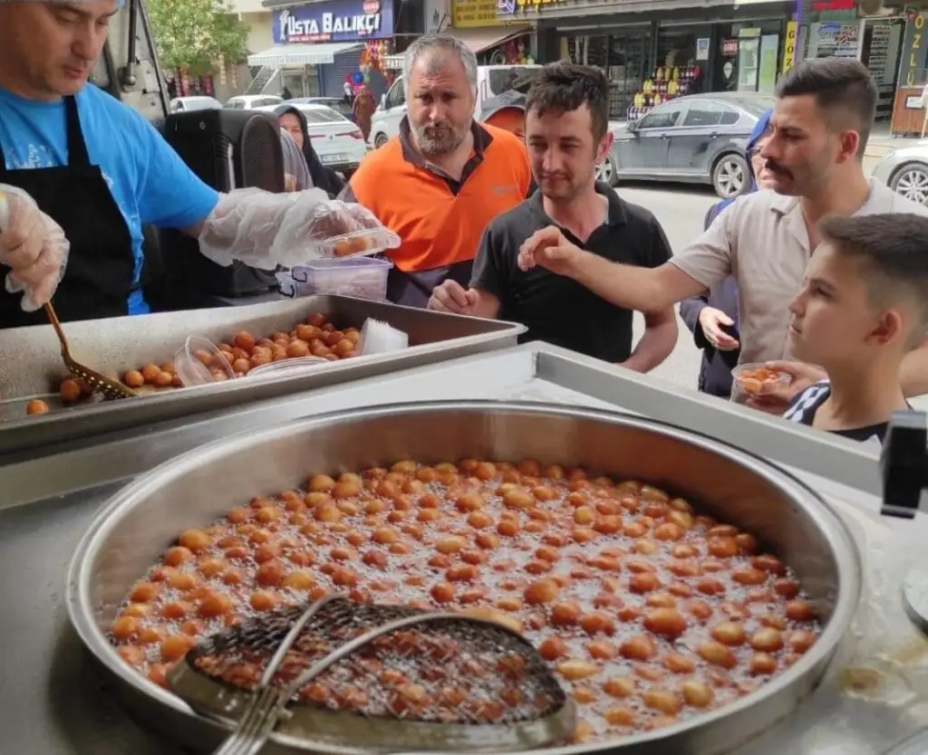 Pendik Kaynarca Hayır Lokması Dağıtımı