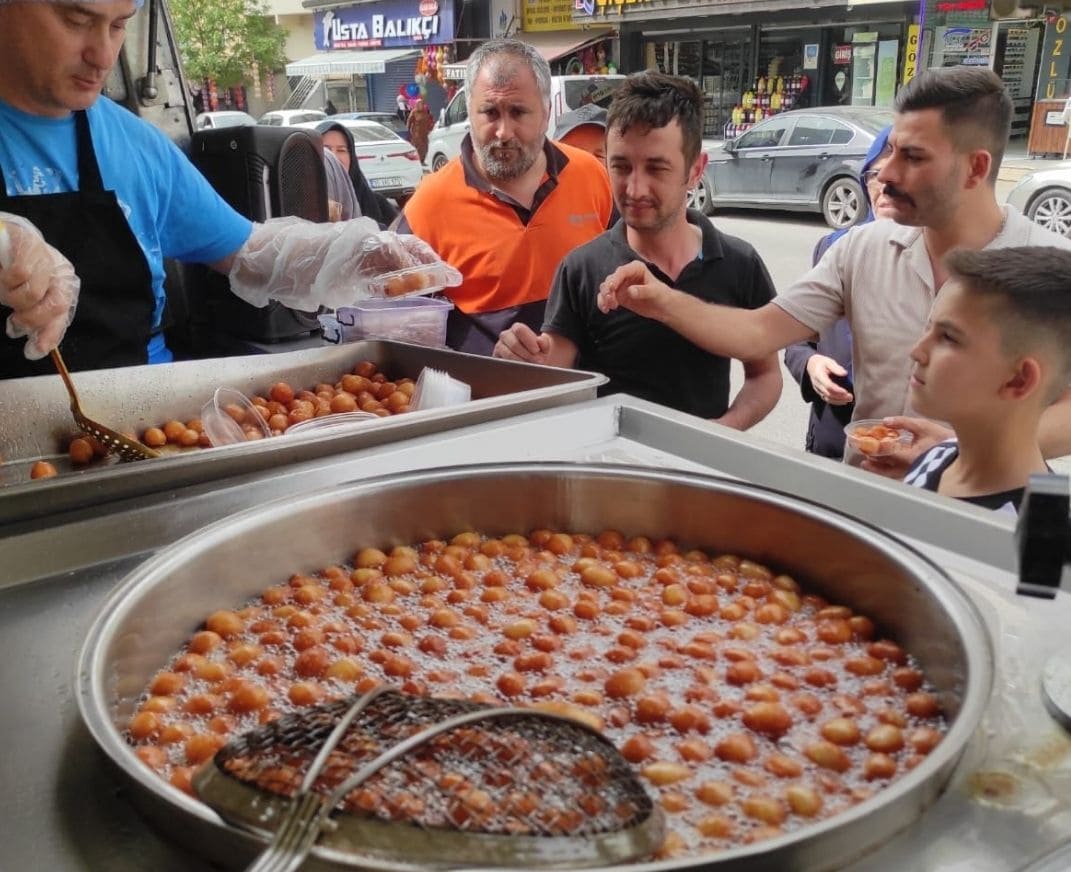 Pendik Kaynarca Hayır Lokması Dağıtımı