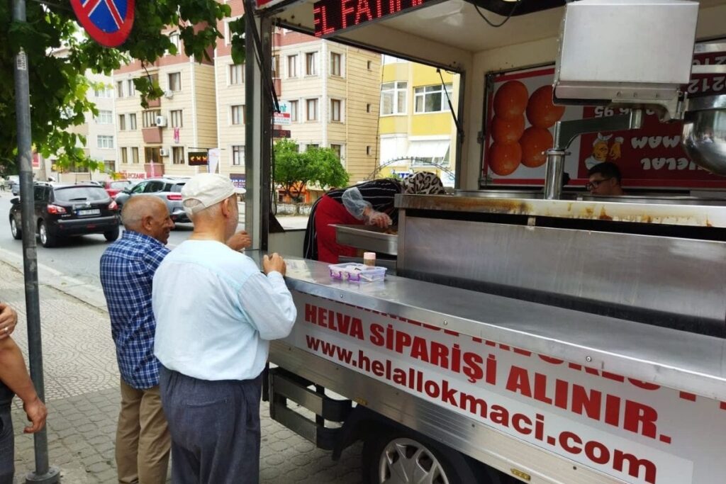 Esenler ekonomik hayir lokmasi dokme 1